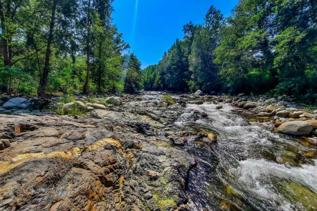 camping bord de riviere pyrenees orientales